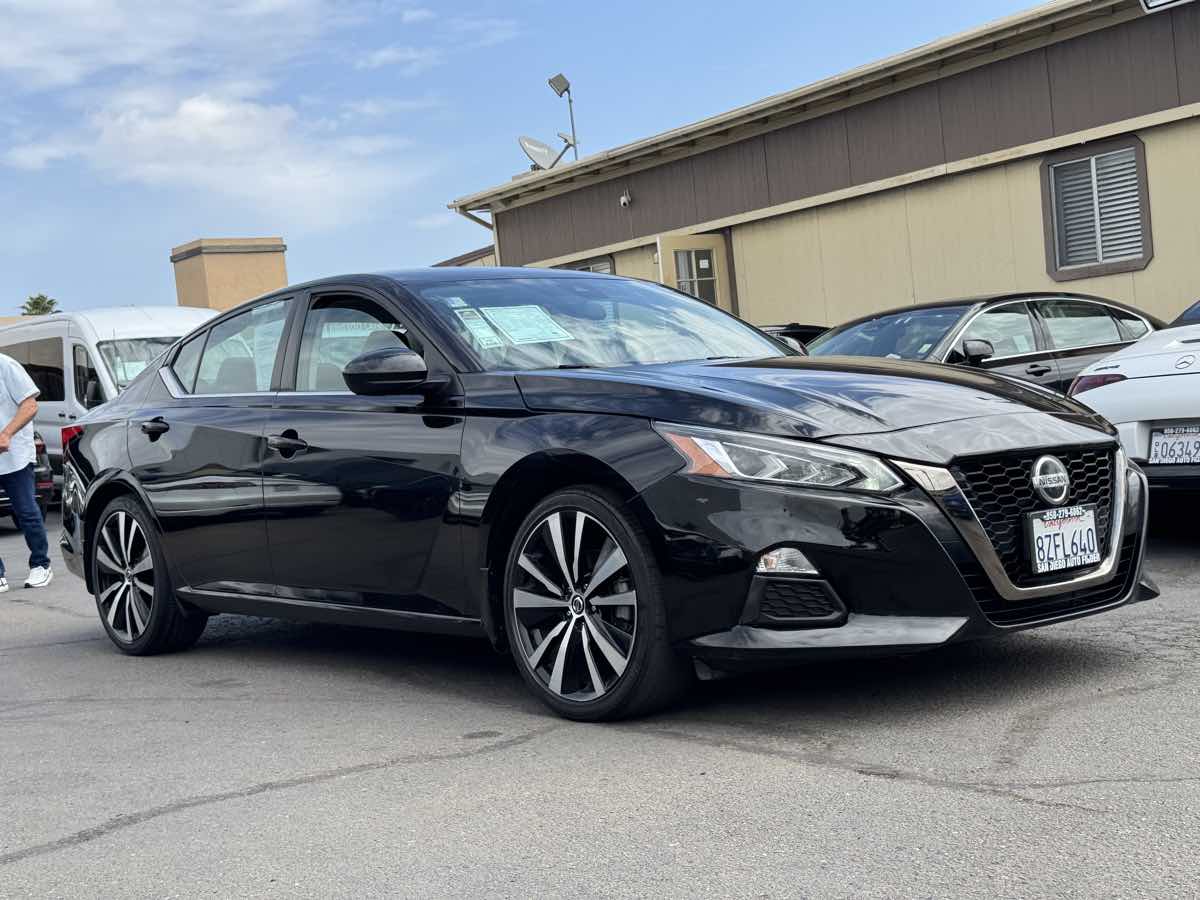 2021 Nissan Altima SR - Photo 4