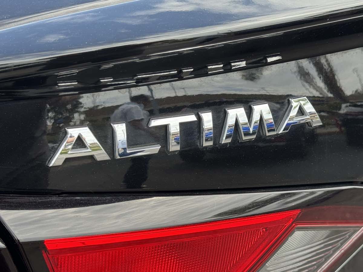 2021 Nissan Altima SR - Photo 10