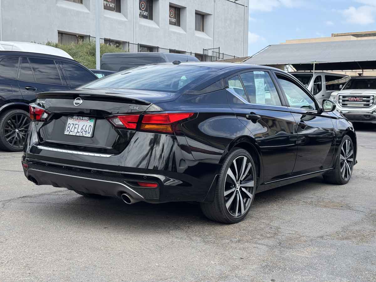 2021 Nissan Altima SR - Photo 14