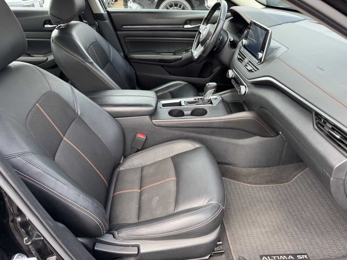 2021 Nissan Altima SR - Photo 16