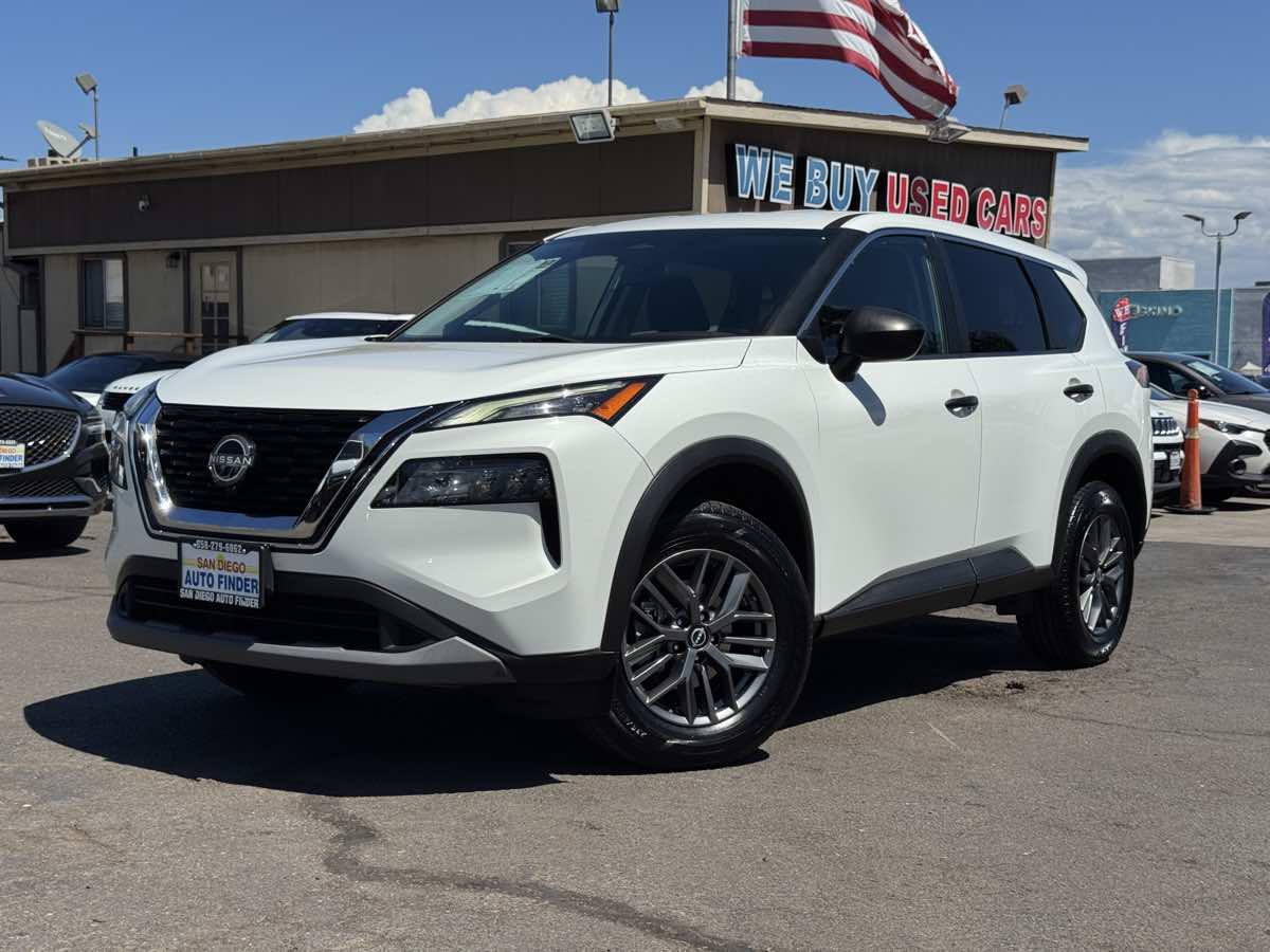 Nissan Rogue photo 2