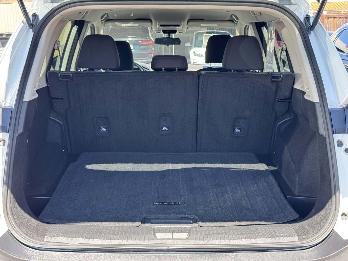 Nissan Rogue photo 13