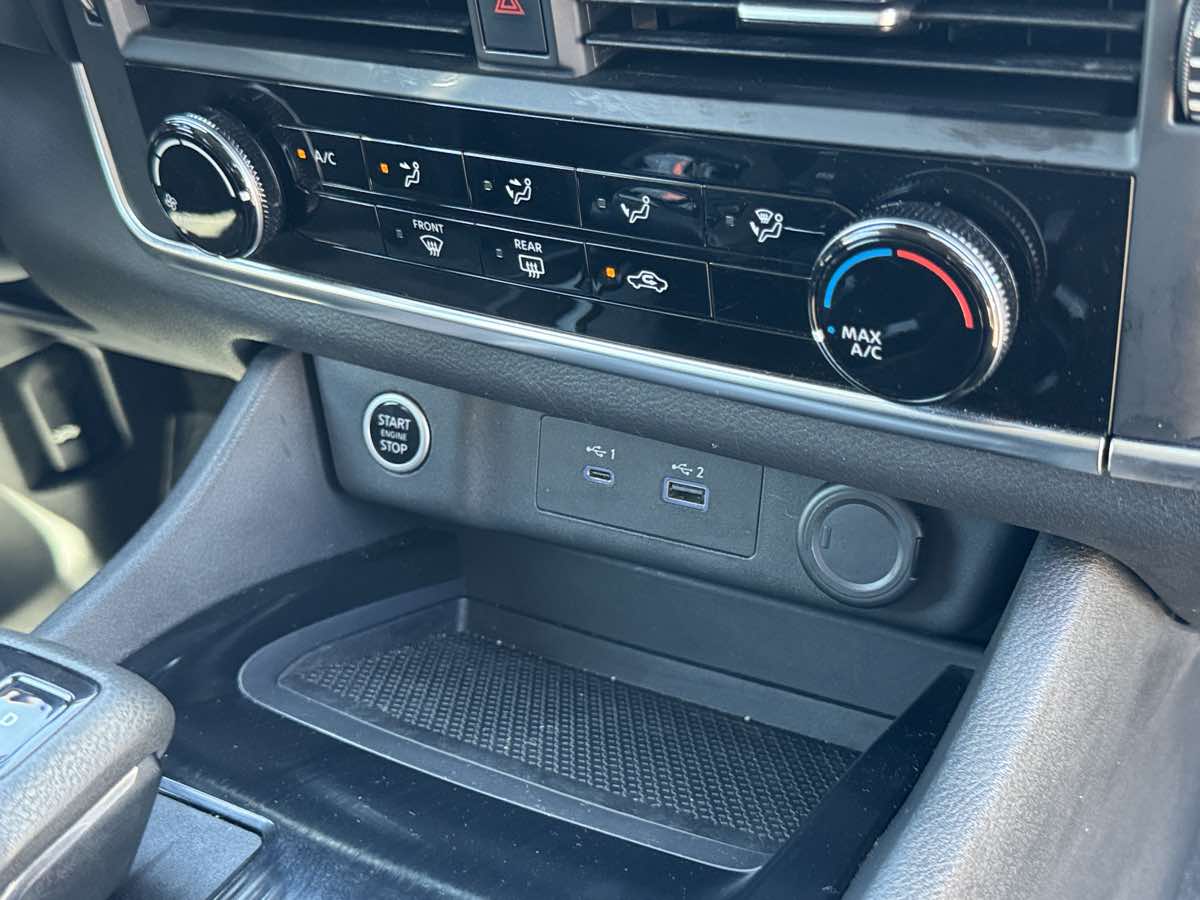 Nissan Rogue photo 16