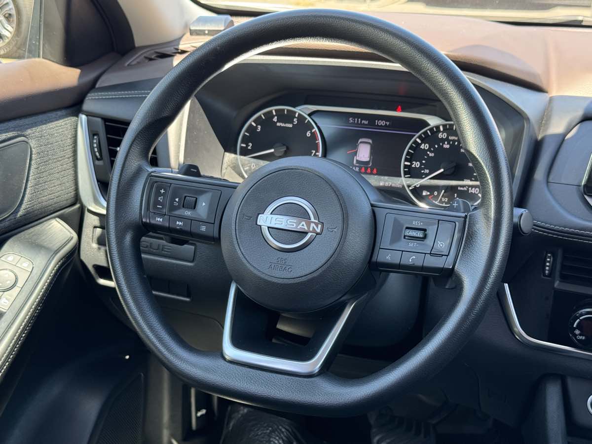 Nissan Rogue photo 23