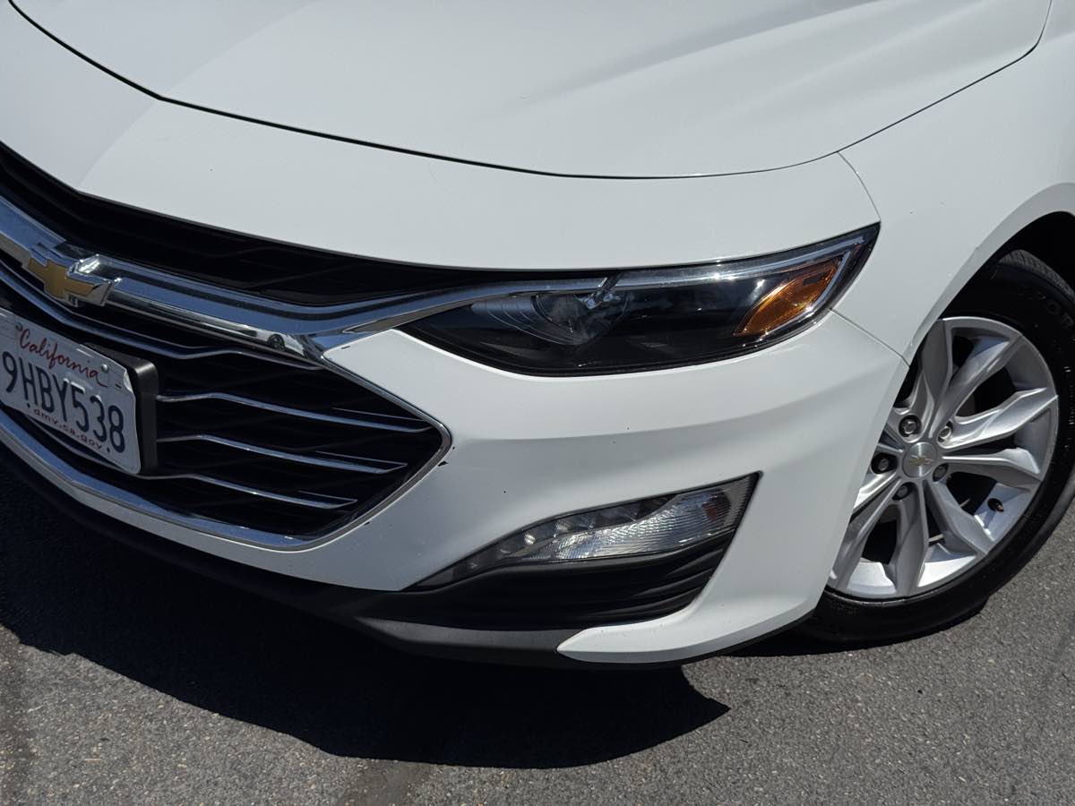 Chevrolet Malibu photo 3