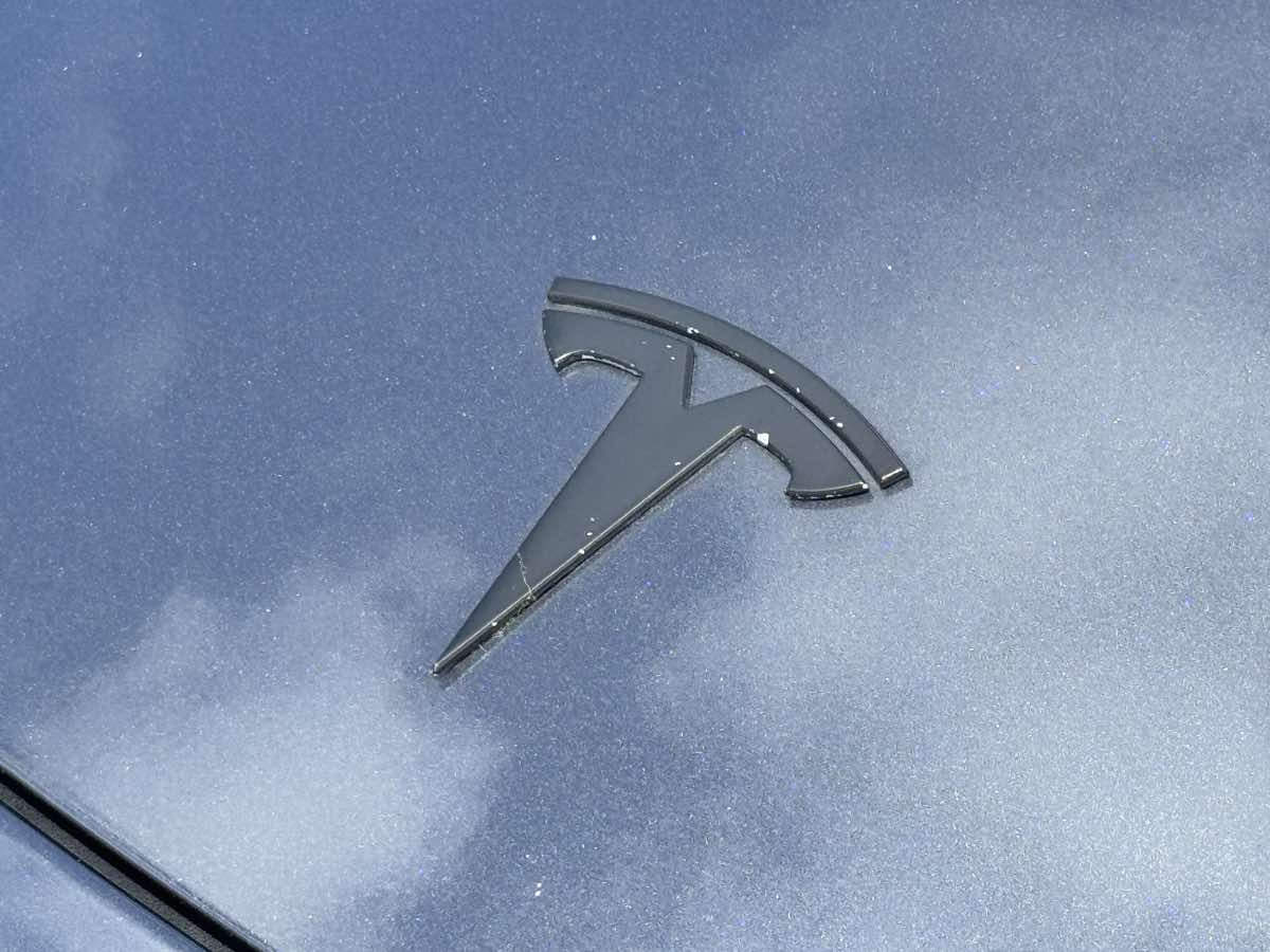 Tesla Model 3 photo 4