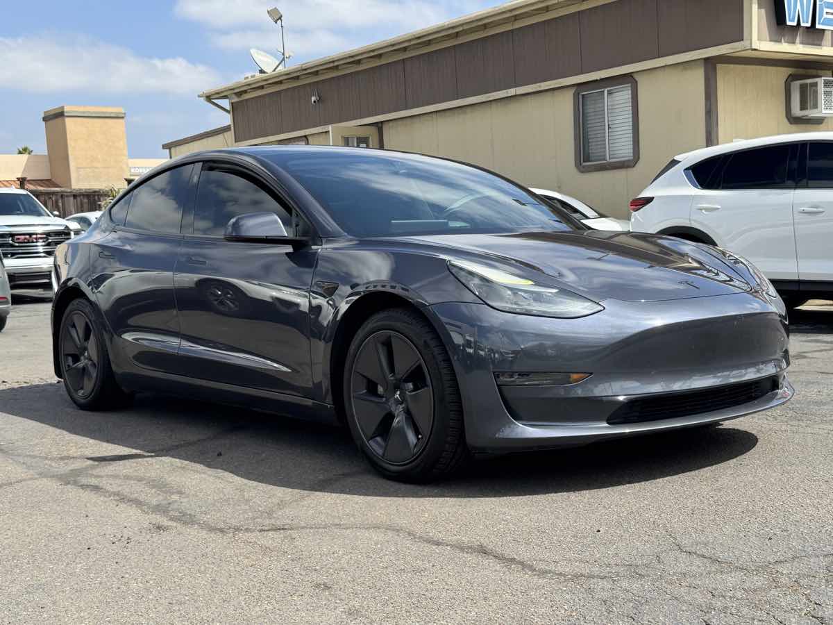 Tesla Model 3 photo 5