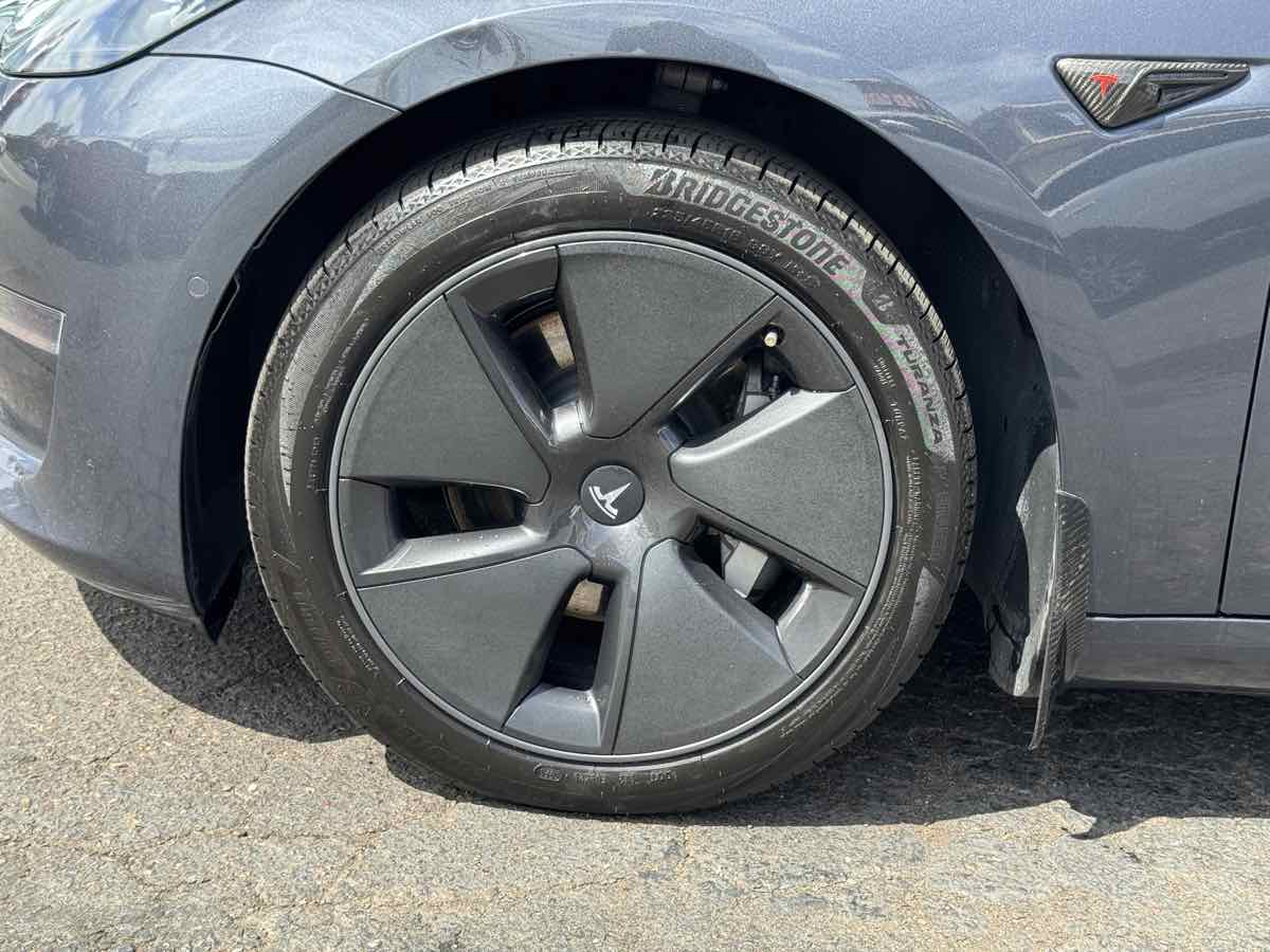 Tesla Model 3 photo 7