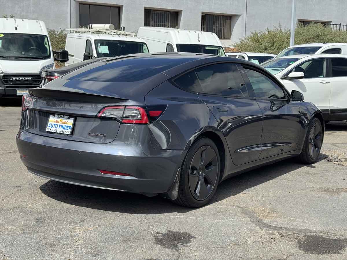 Tesla Model 3 photo 13