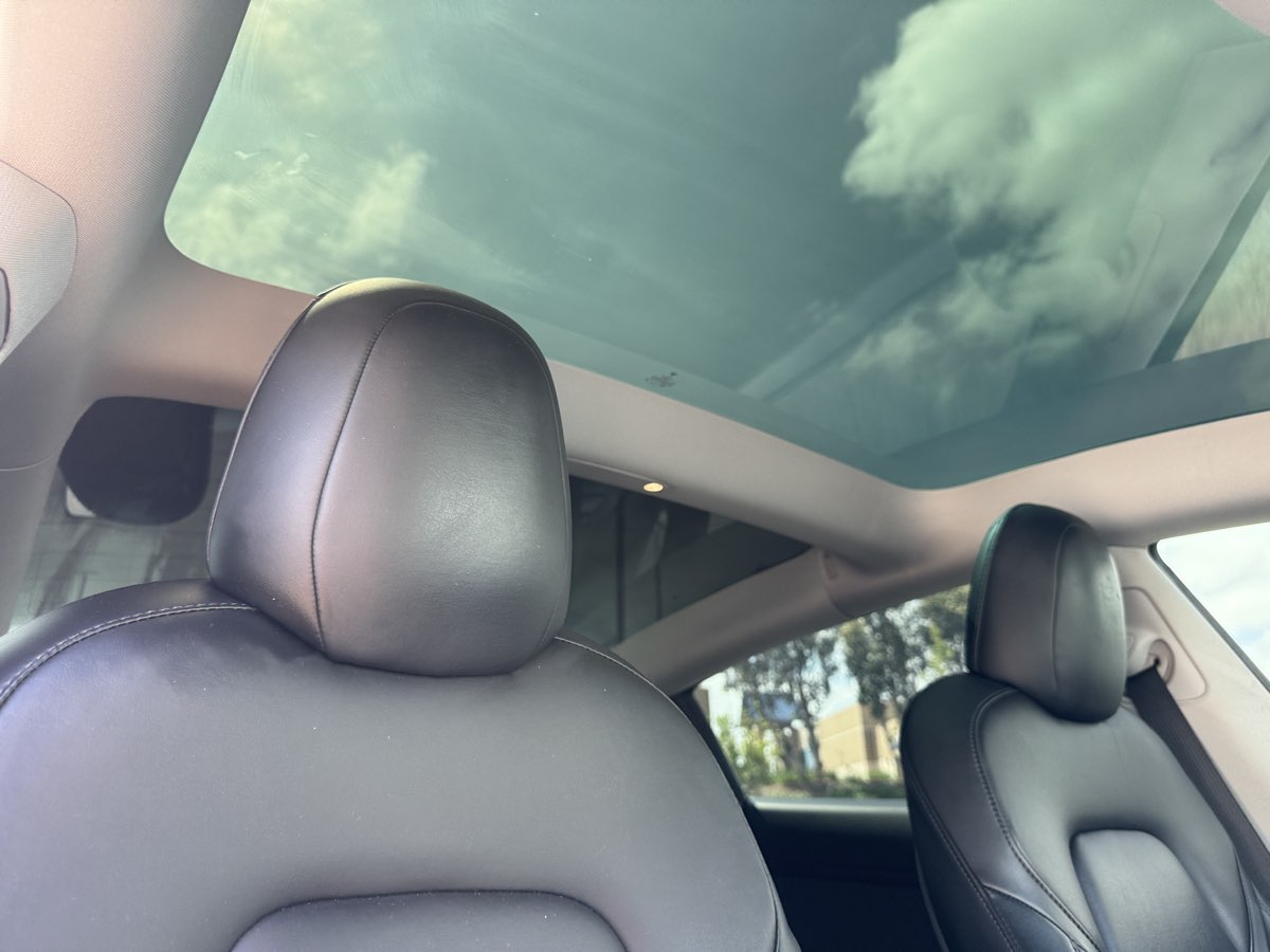 Tesla Model 3 photo 15