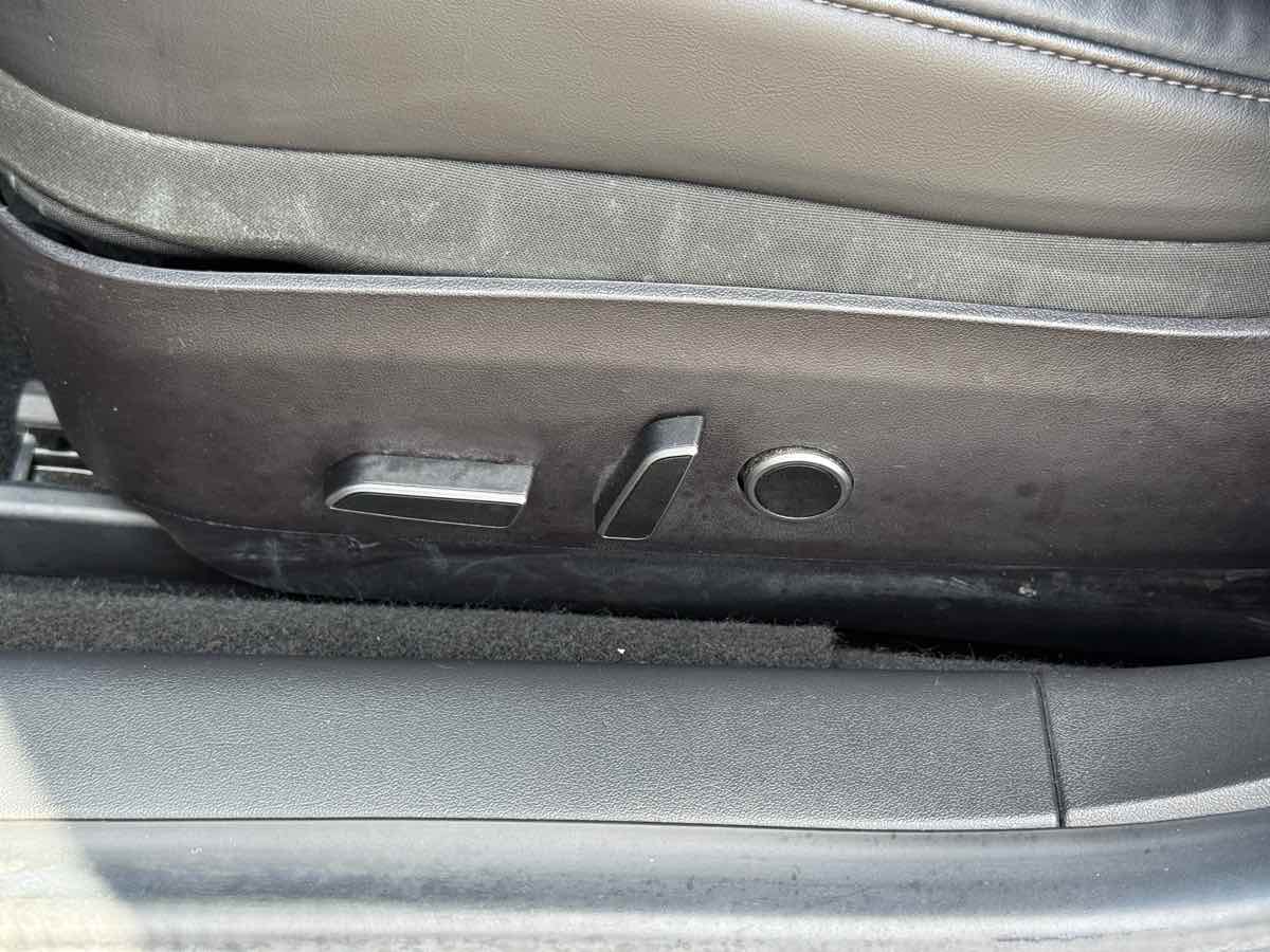 Tesla Model 3 photo 22