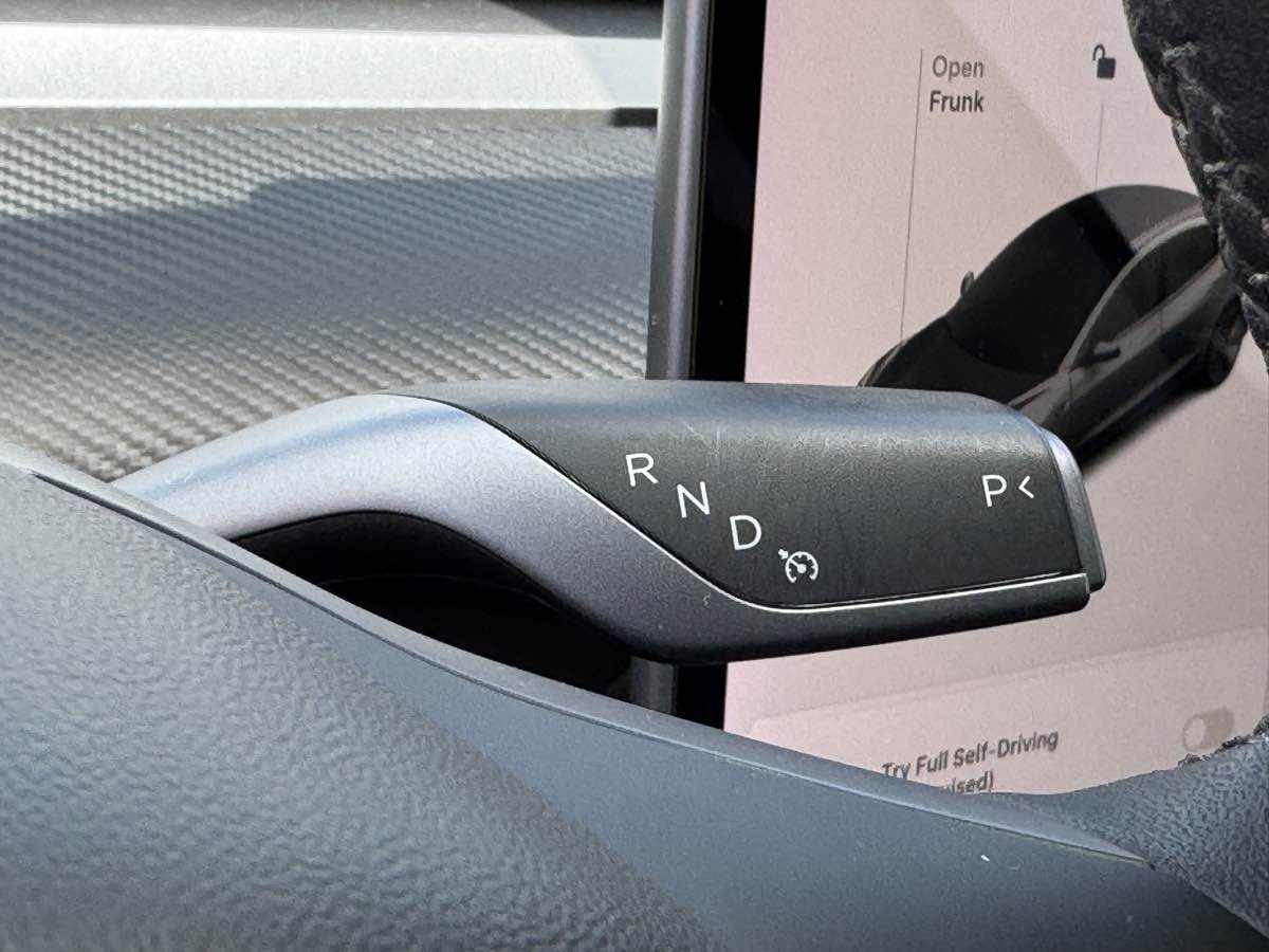 Tesla Model 3 photo 25