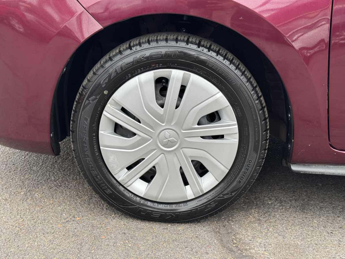 Mitsubishi Mirage photo 7