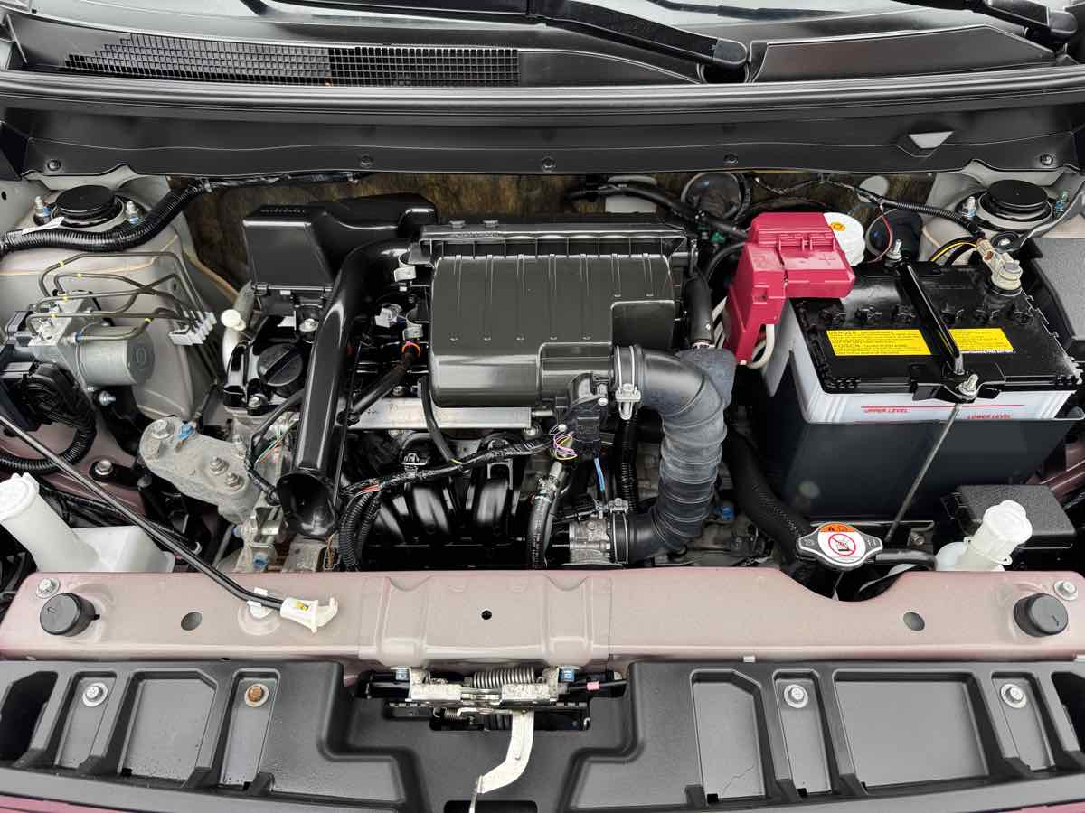 Mitsubishi Mirage photo 9
