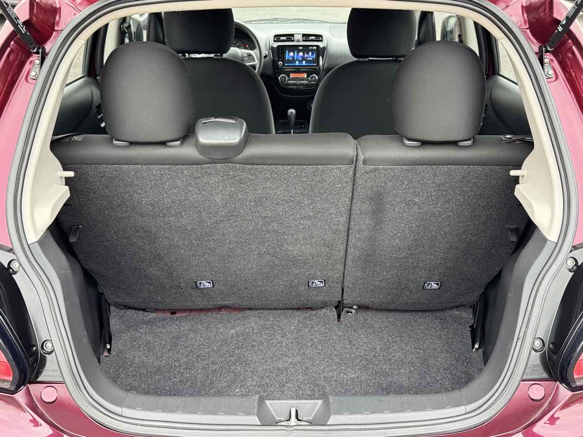 Mitsubishi Mirage photo 10