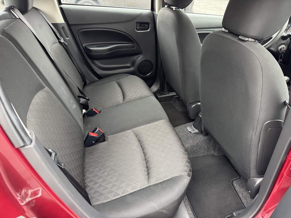 Mitsubishi Mirage photo 18