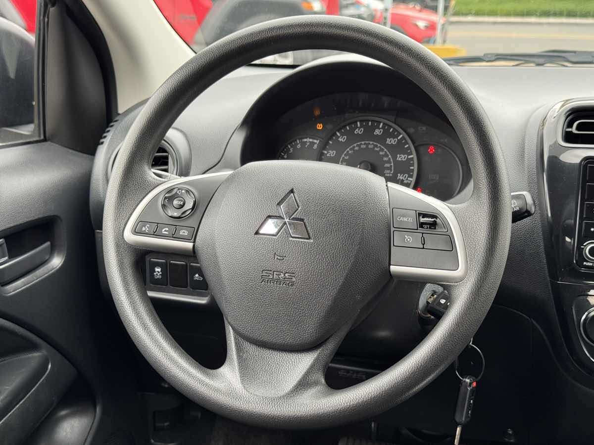 Mitsubishi Mirage photo 23