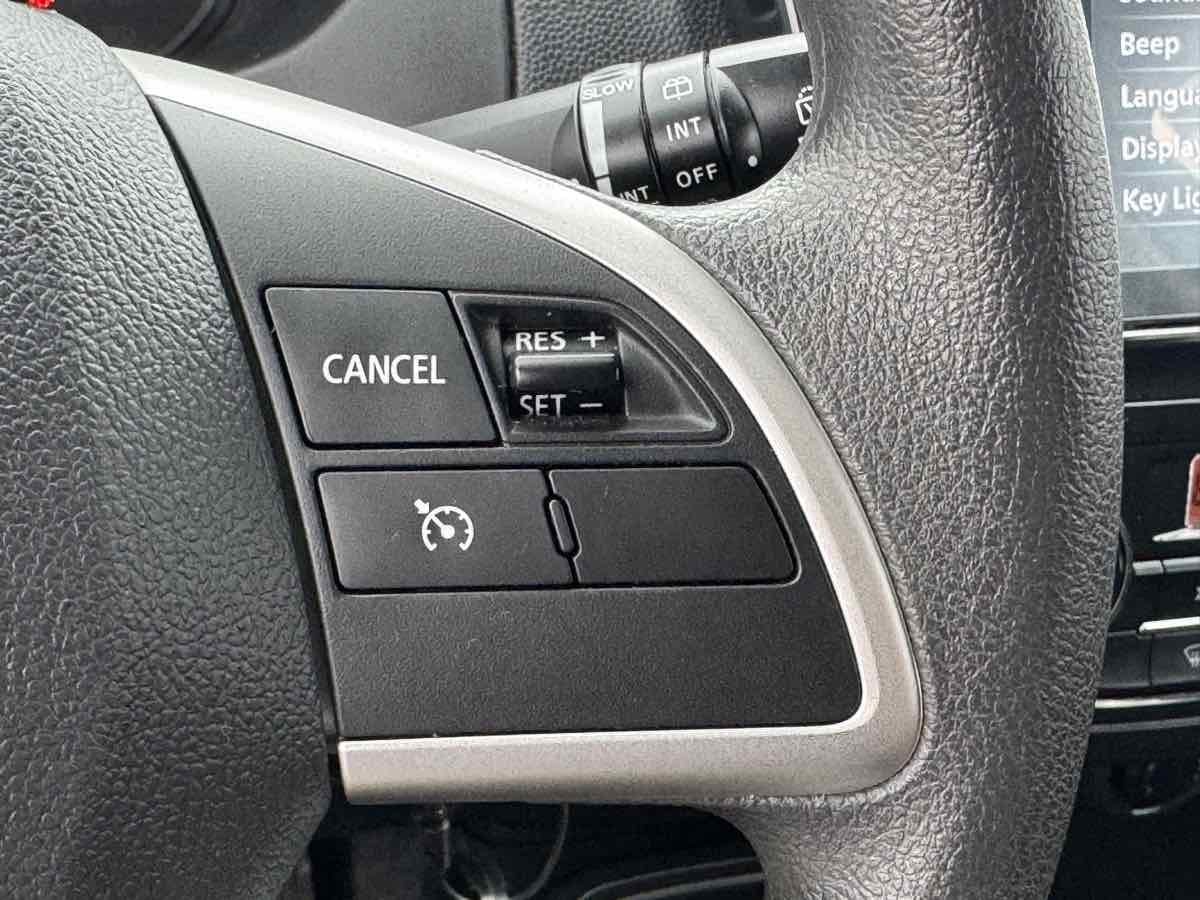 Mitsubishi Mirage photo 31