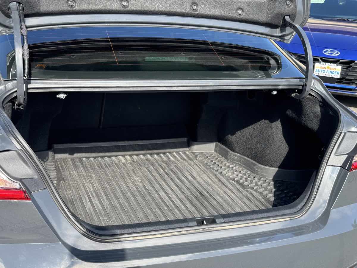 Toyota Camry photo 8