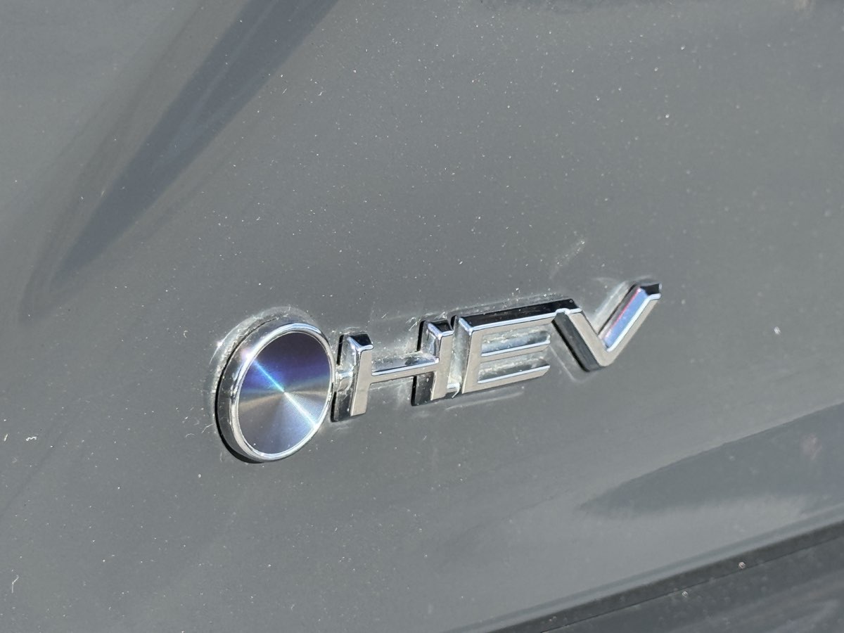 Toyota Camry photo 9