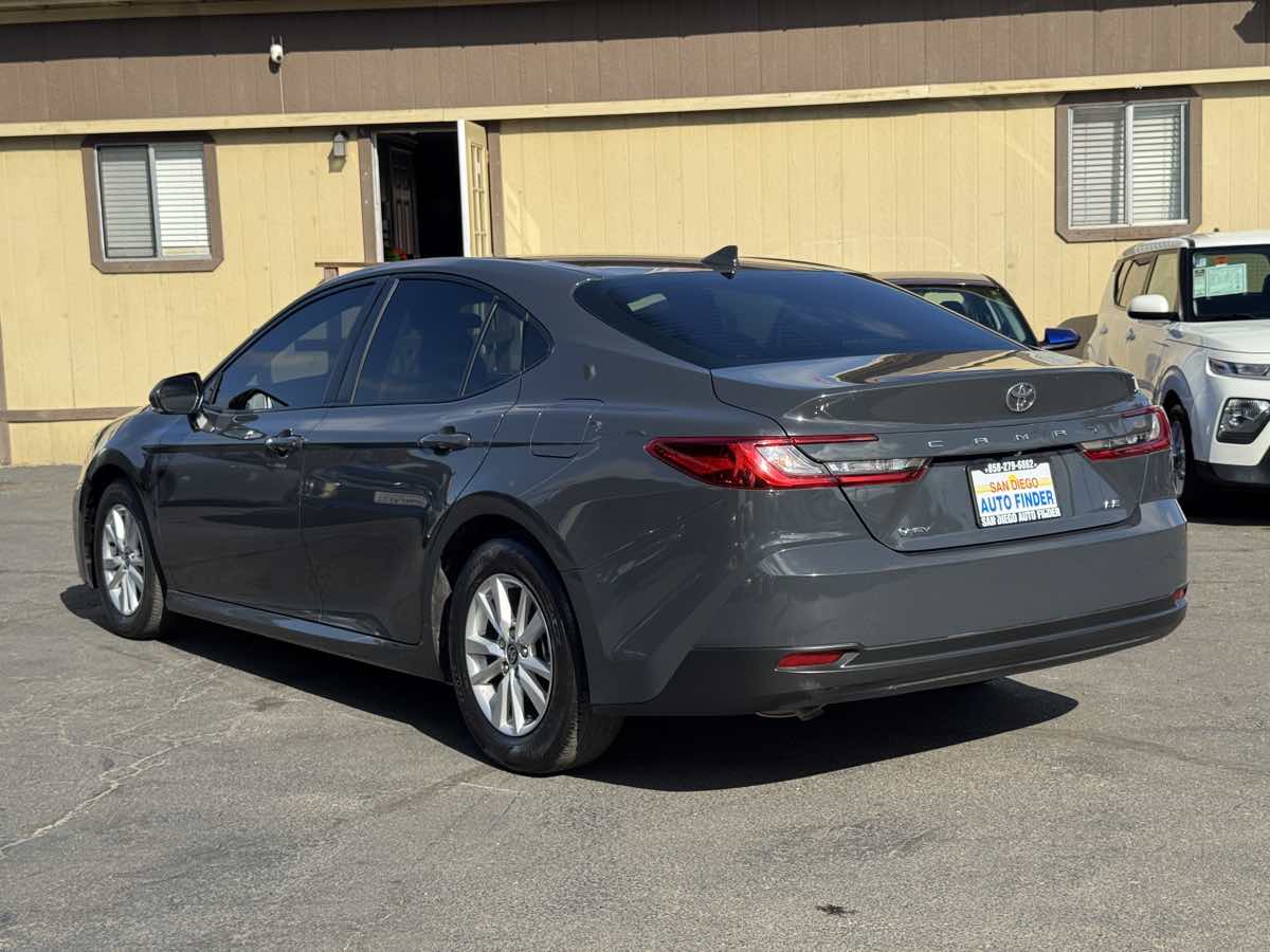 Toyota Camry photo 11