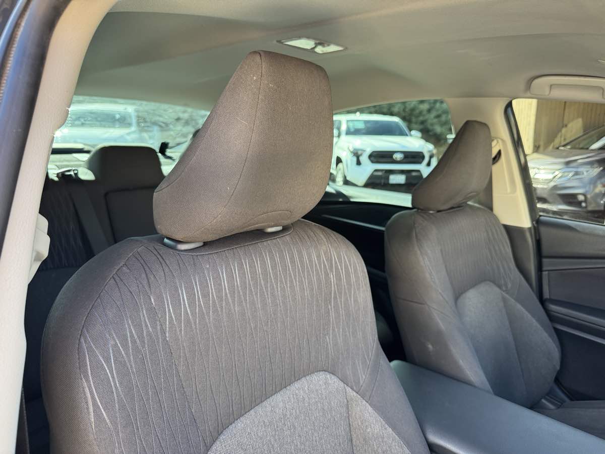 Toyota Camry photo 14
