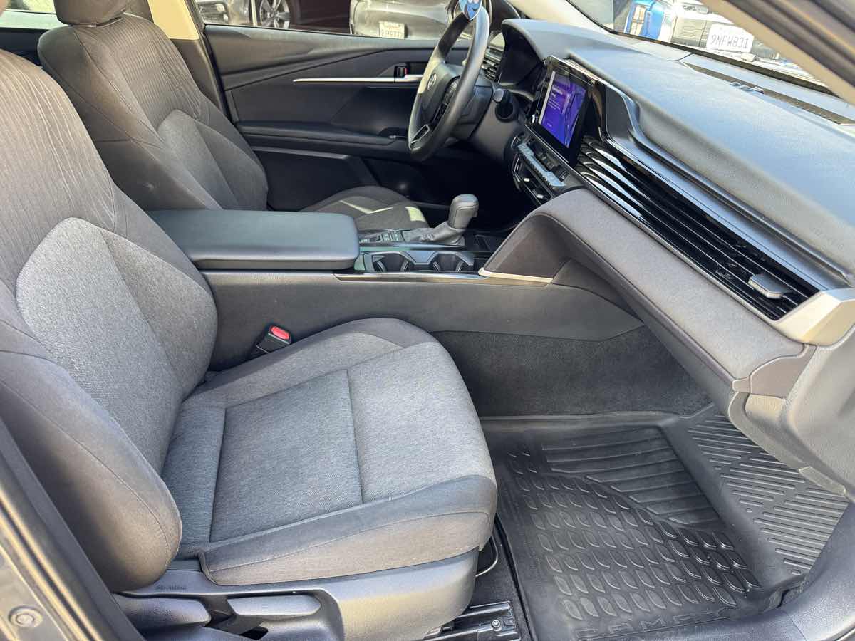 Toyota Camry photo 15