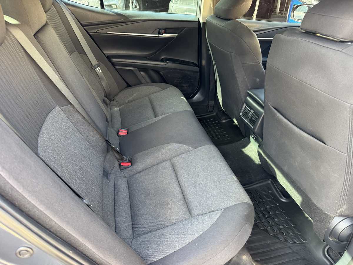 Toyota Camry photo 16