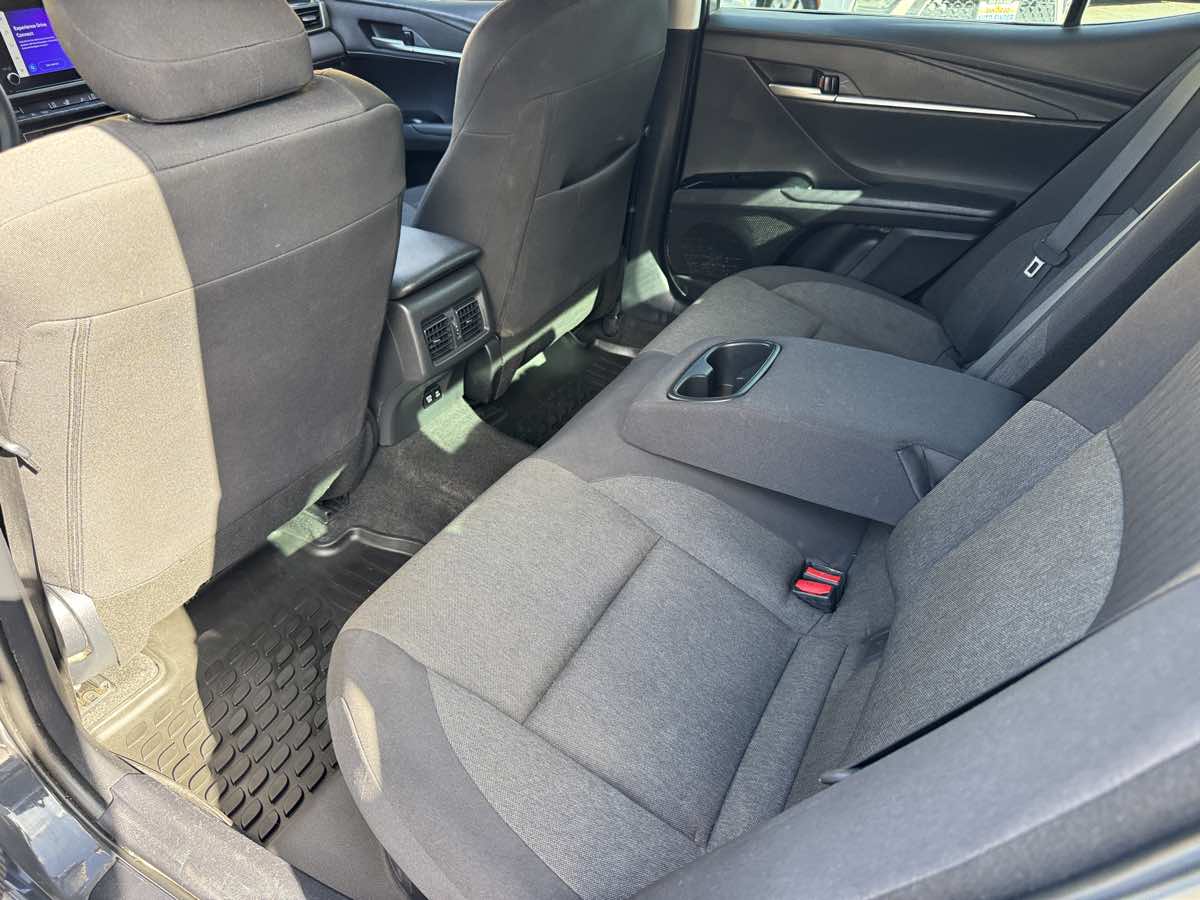 Toyota Camry photo 18