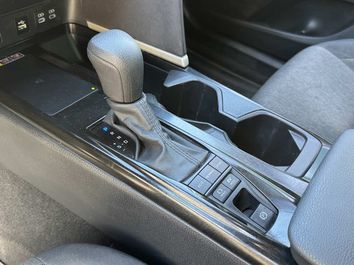 Toyota Camry photo 25