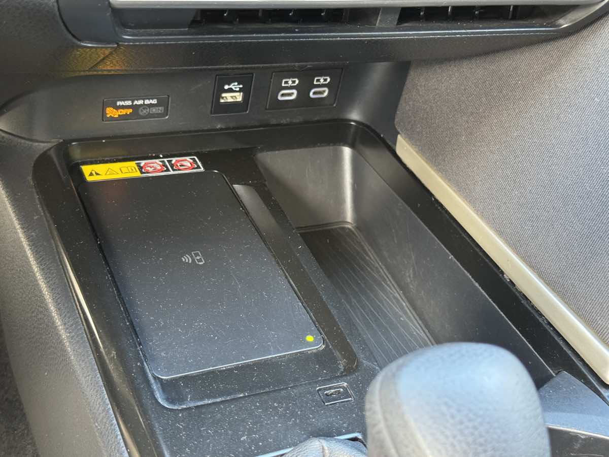 Toyota Camry photo 29