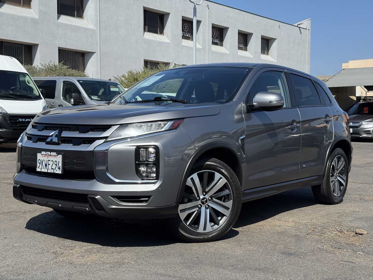 Mitsubishi Outlander Sport photo 2