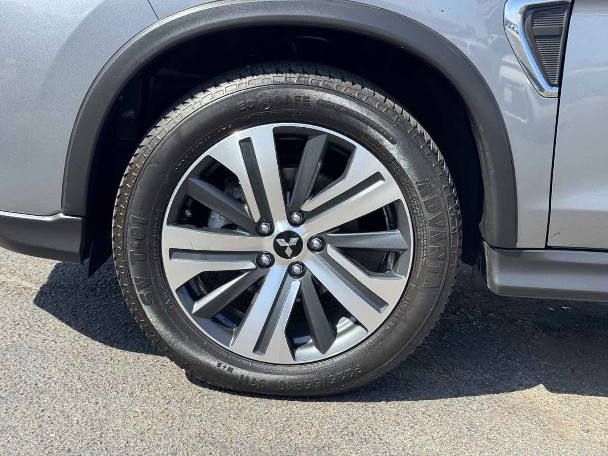 Mitsubishi Outlander Sport photo 6