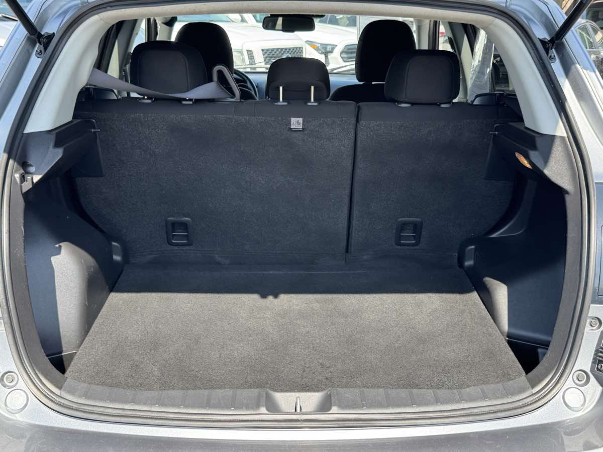 Mitsubishi Outlander Sport photo 9