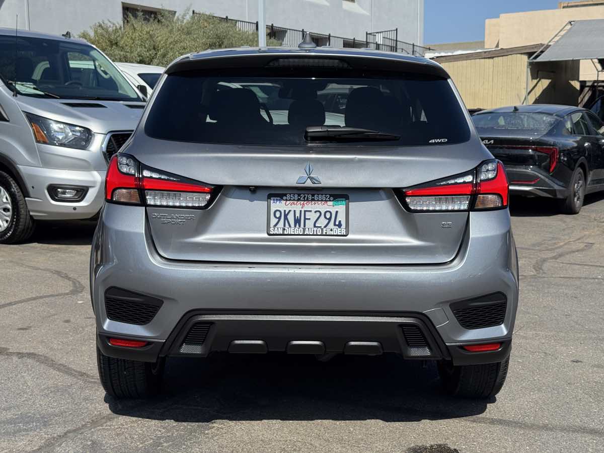 Mitsubishi Outlander Sport photo 11