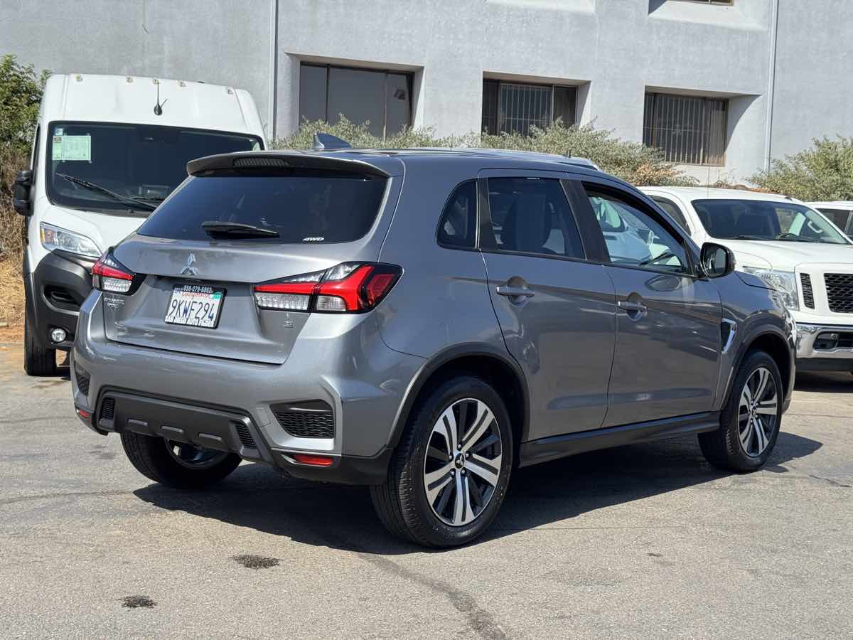Mitsubishi Outlander Sport photo 12