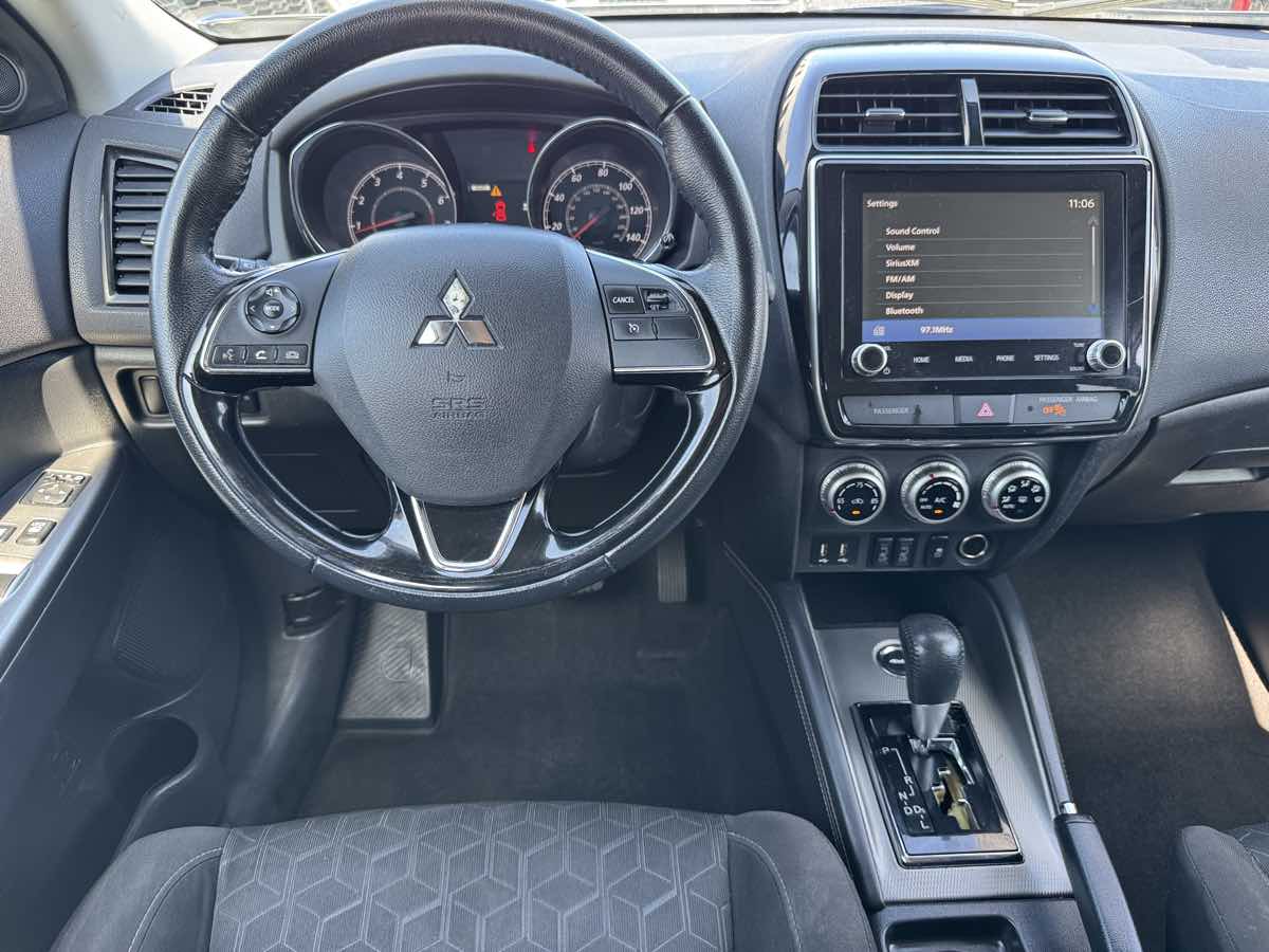 Mitsubishi Outlander Sport photo 21