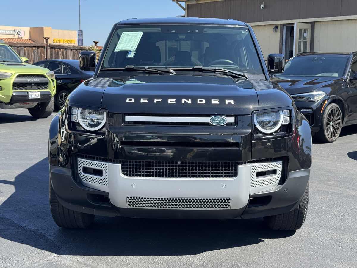 Land Rover Defender photo 5