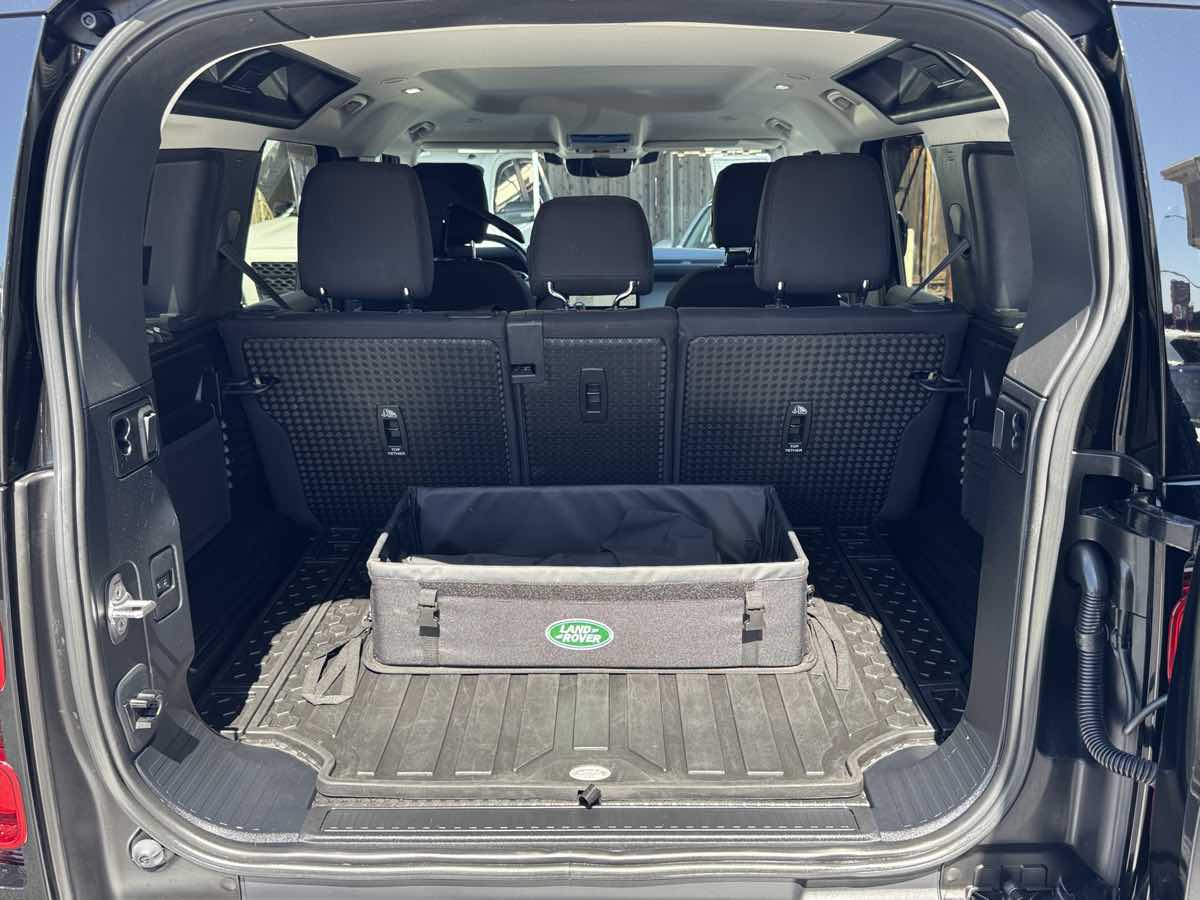 Land Rover Defender photo 13