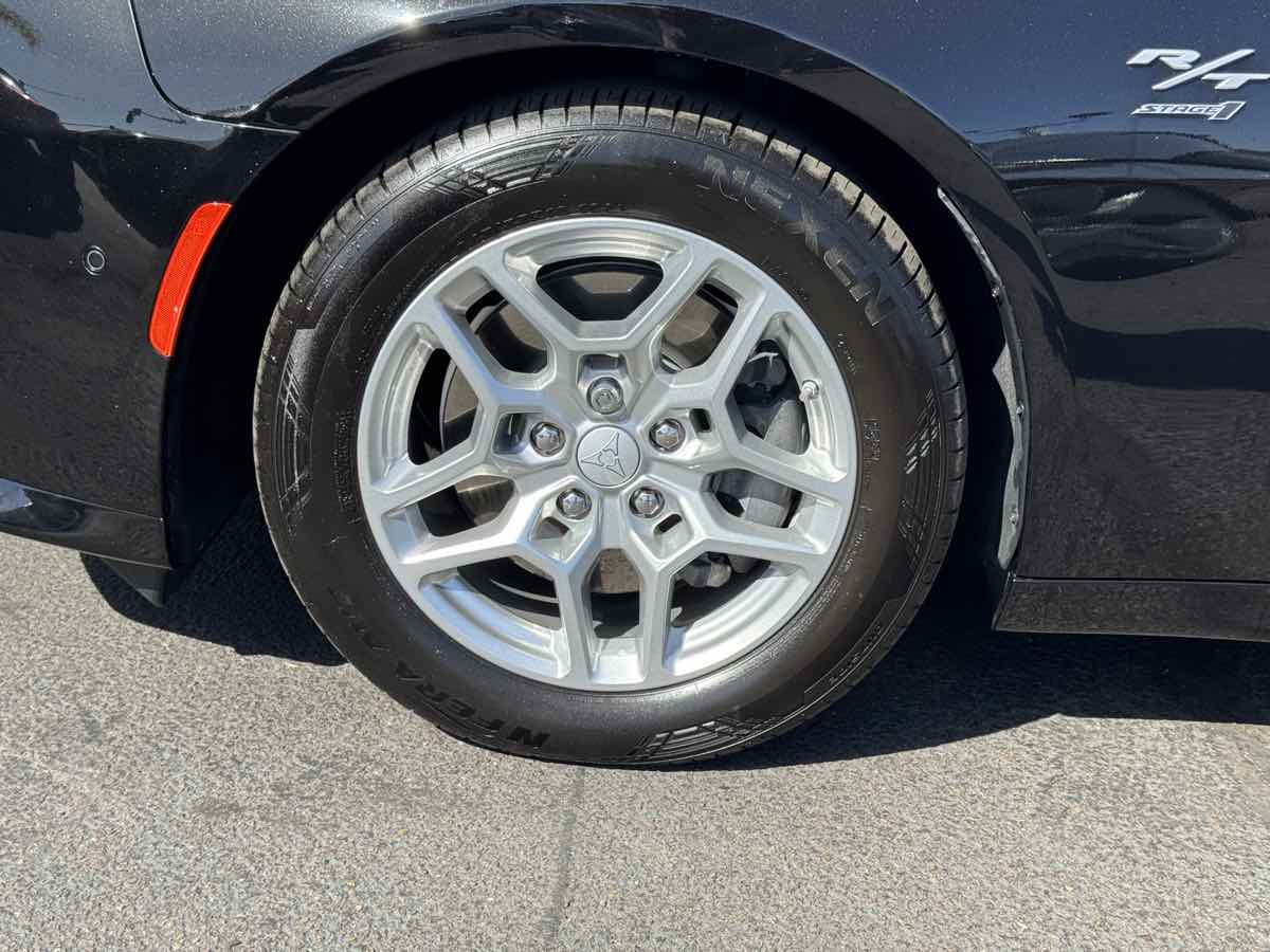 Dodge Charger photo 6