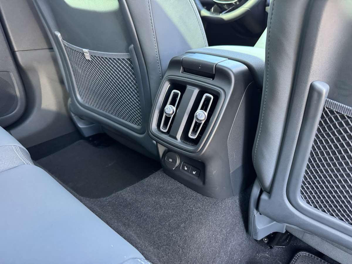 Polestar 2 photo 21