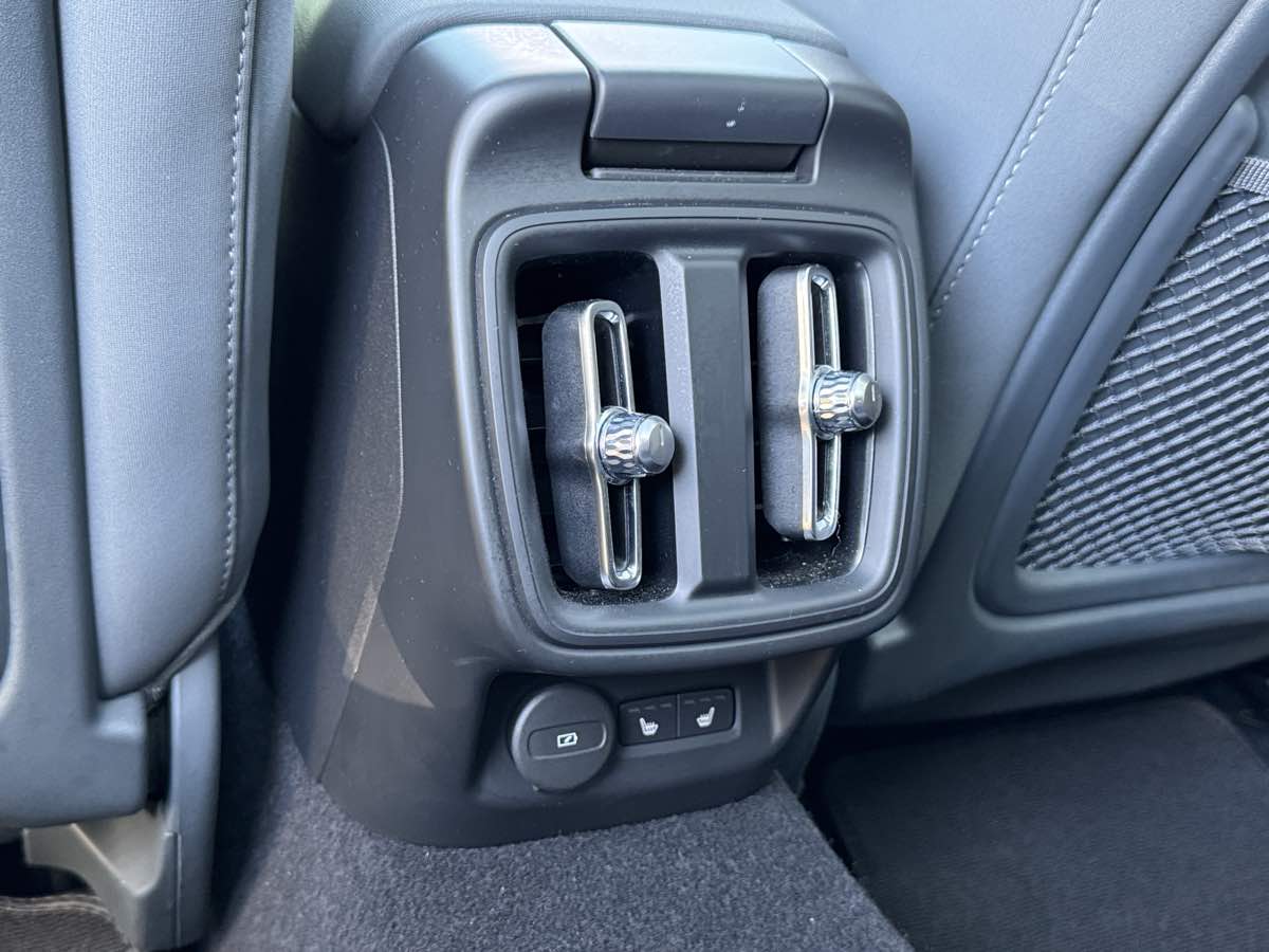 Polestar 2 photo 23