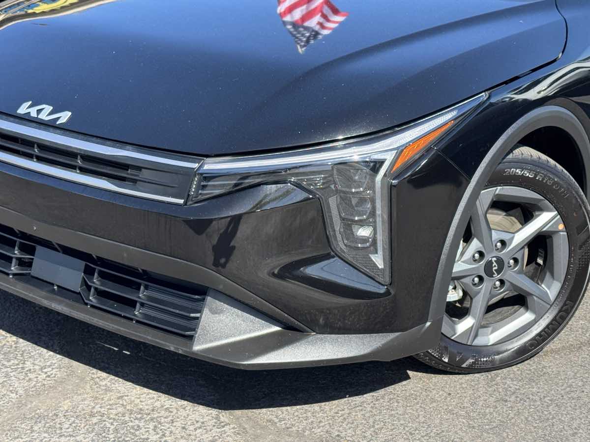 Kia K4 photo 3