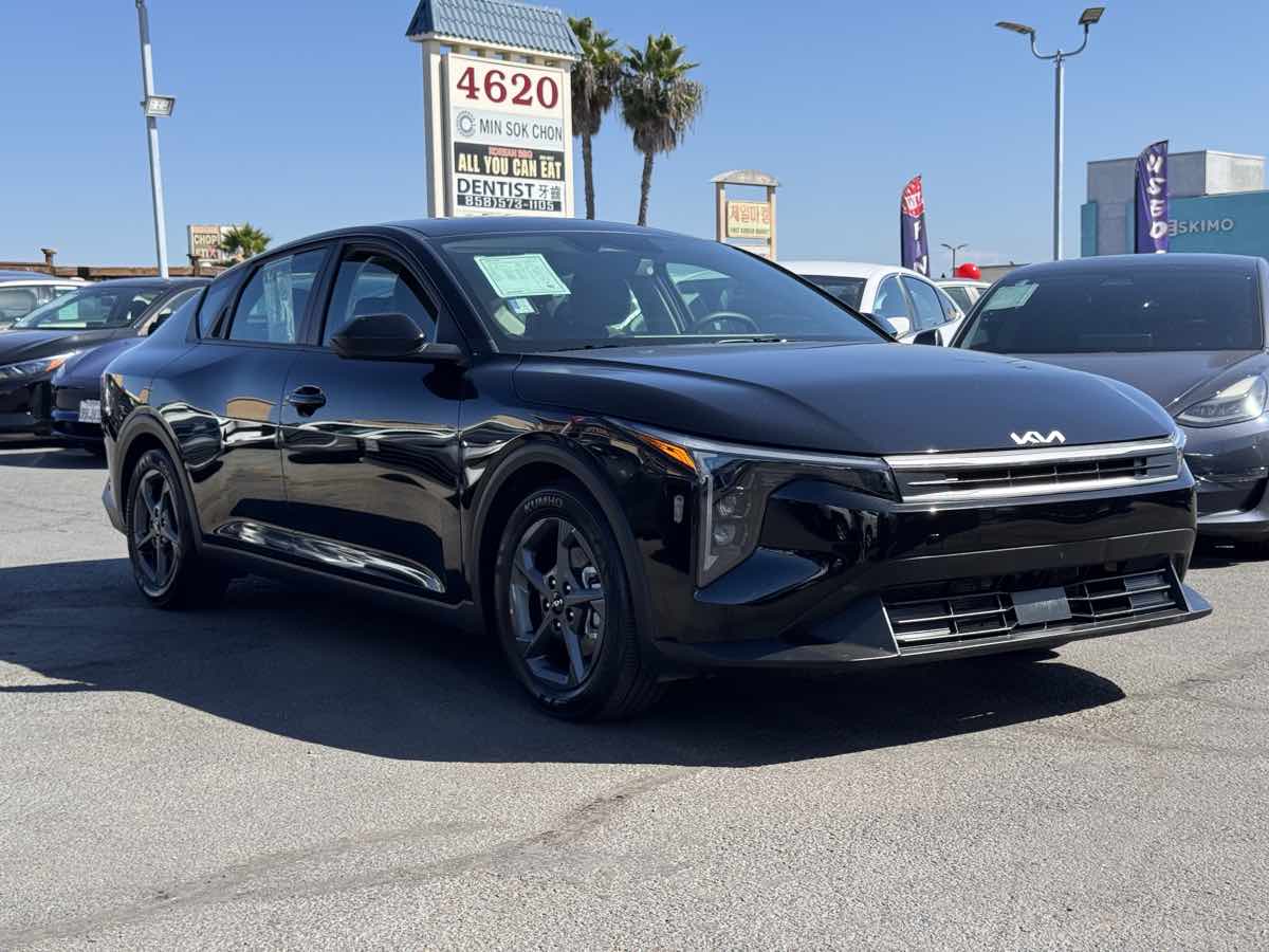 Kia K4 photo 5