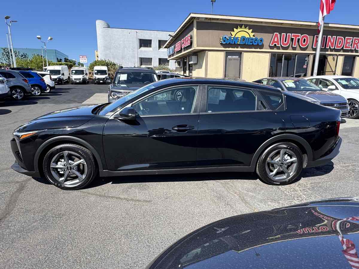 Kia K4 photo 8