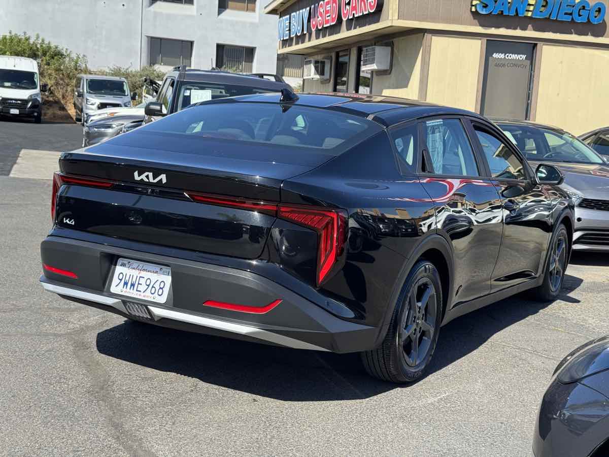 Kia K4 photo 14