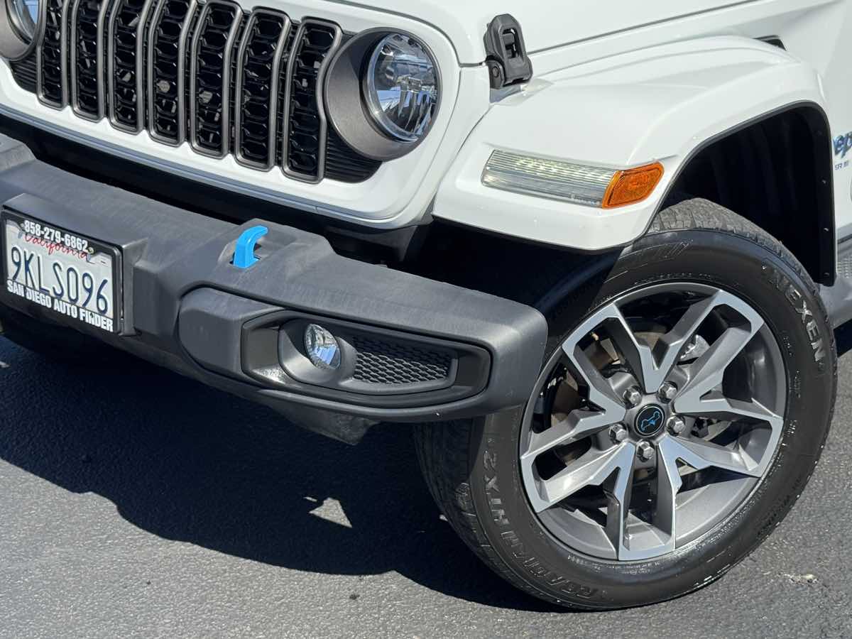 Jeep Wrangler photo 3