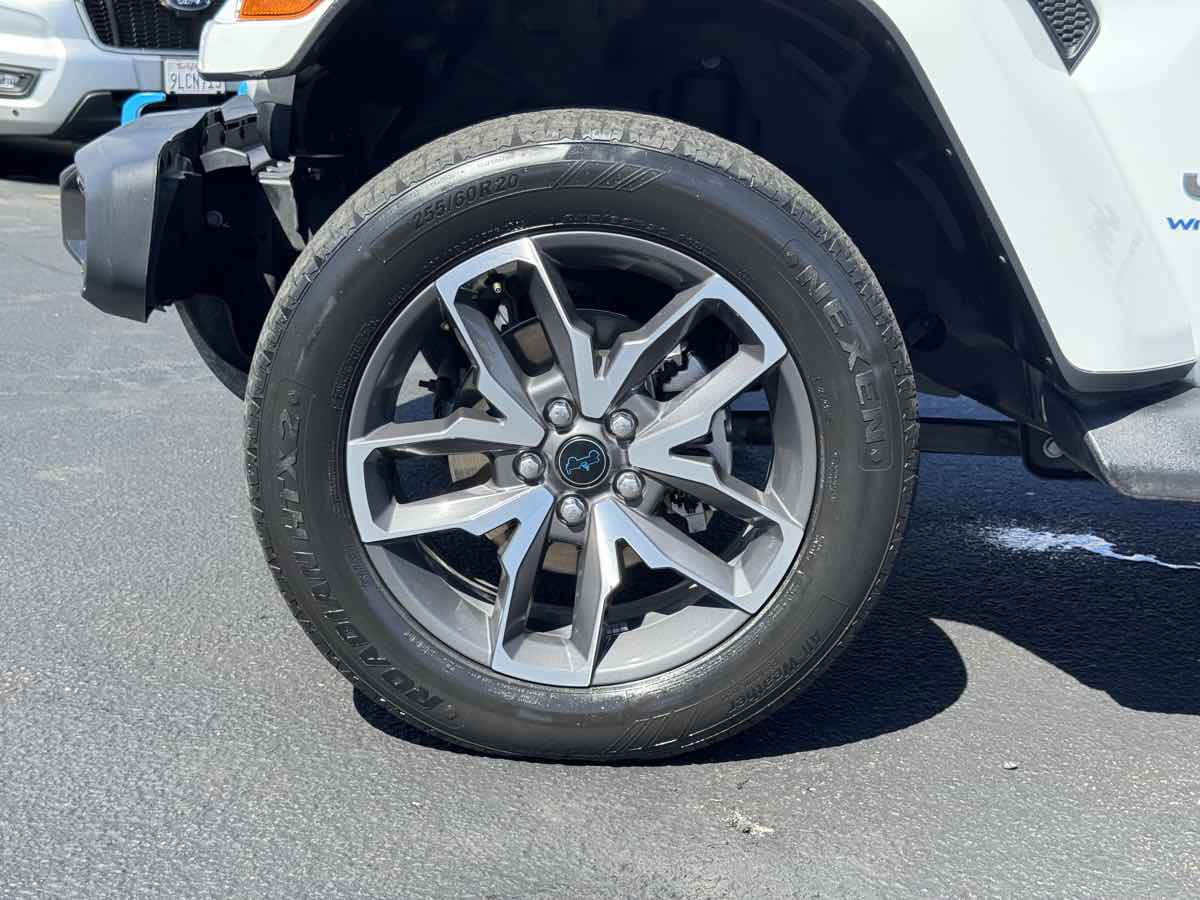 Jeep Wrangler photo 6