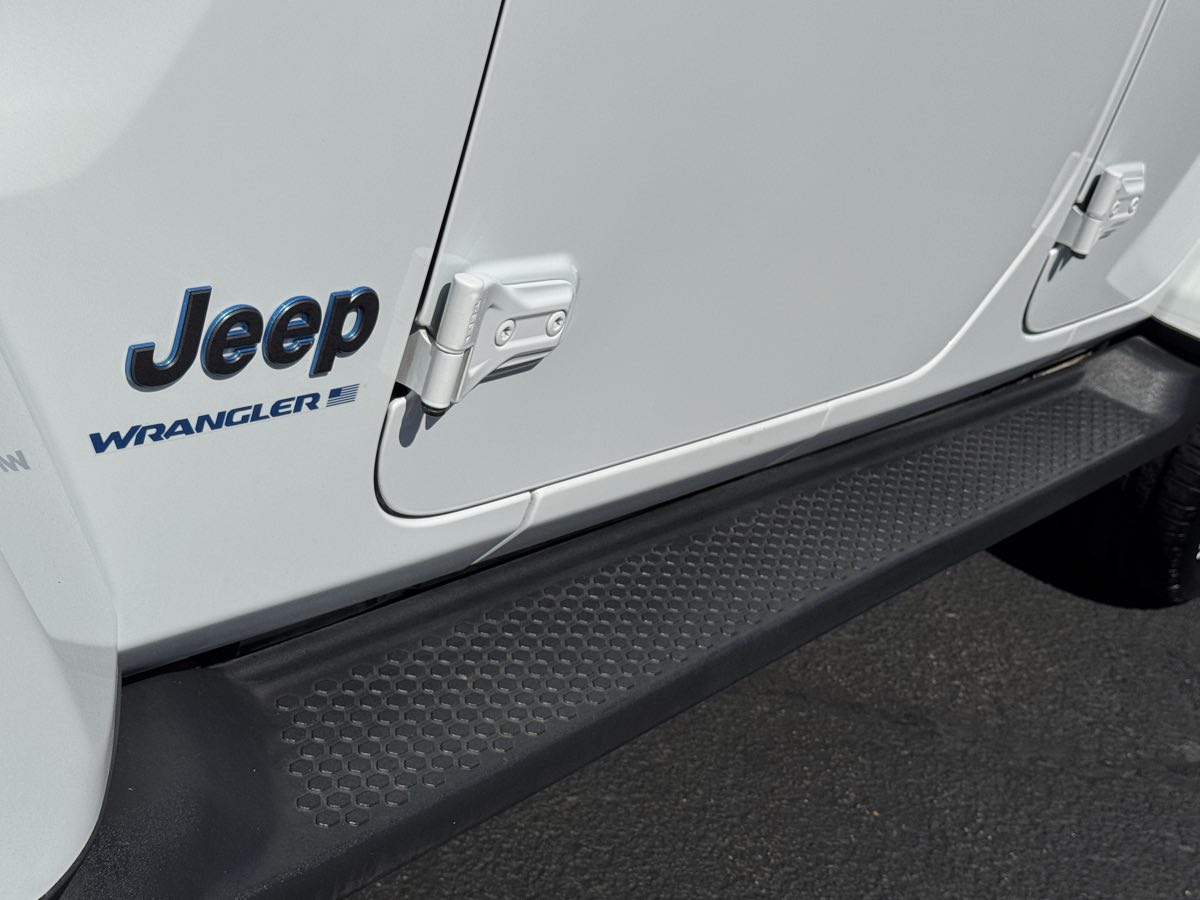 Jeep Wrangler photo 8