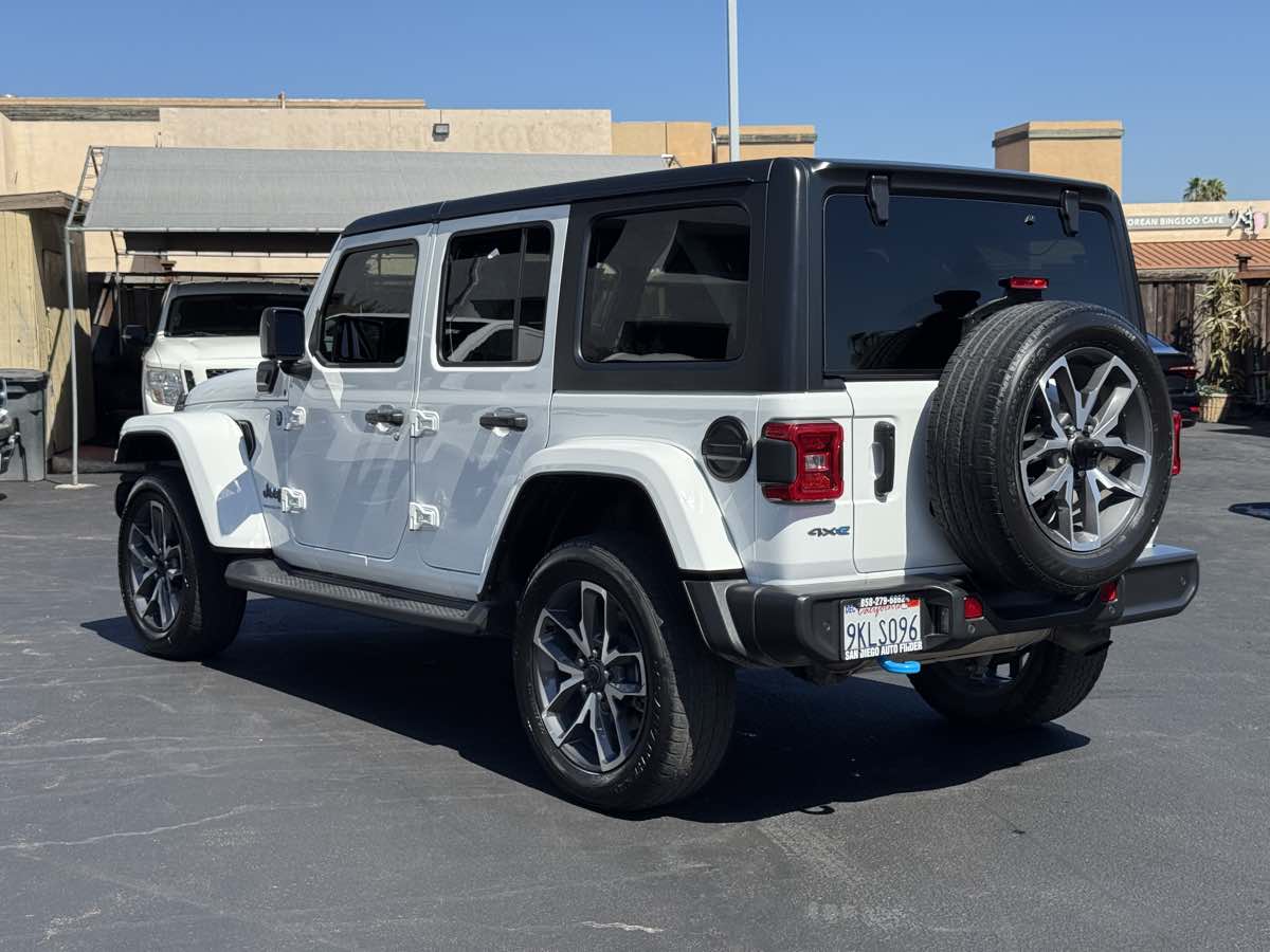 Jeep Wrangler photo 11